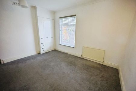 2 bedroom House To Let Total Size: 829 SQ FT - Photo 3