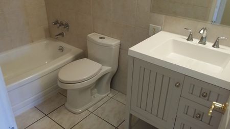 LIVE ON THE BEACH!: 1 month free rent in a 1 Bed,1 Bath in Lower Mission - Photo 5