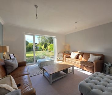 3 Bed Detached House - Photo 1