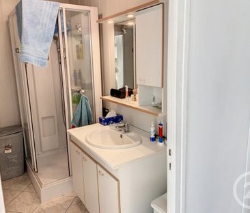 Location Appartement 4 pièces 80m² TROYES 10000 - Photo 2