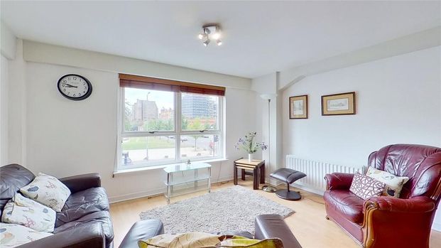 2 bedroom flat to rent - Photo 1