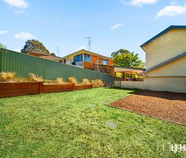 Spacious 4 Bedroom Family Home in a Prime Crestwood Location - Photo 4