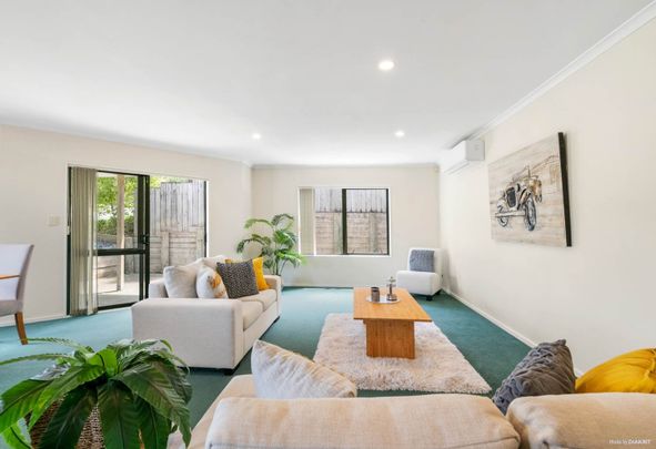 SPACIOUS THREE LEVEL HOME- FOUR BEDROOMS-OREWA! - Photo 1