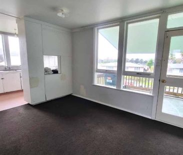 3 bedrooms on Talbot St - Photo 1