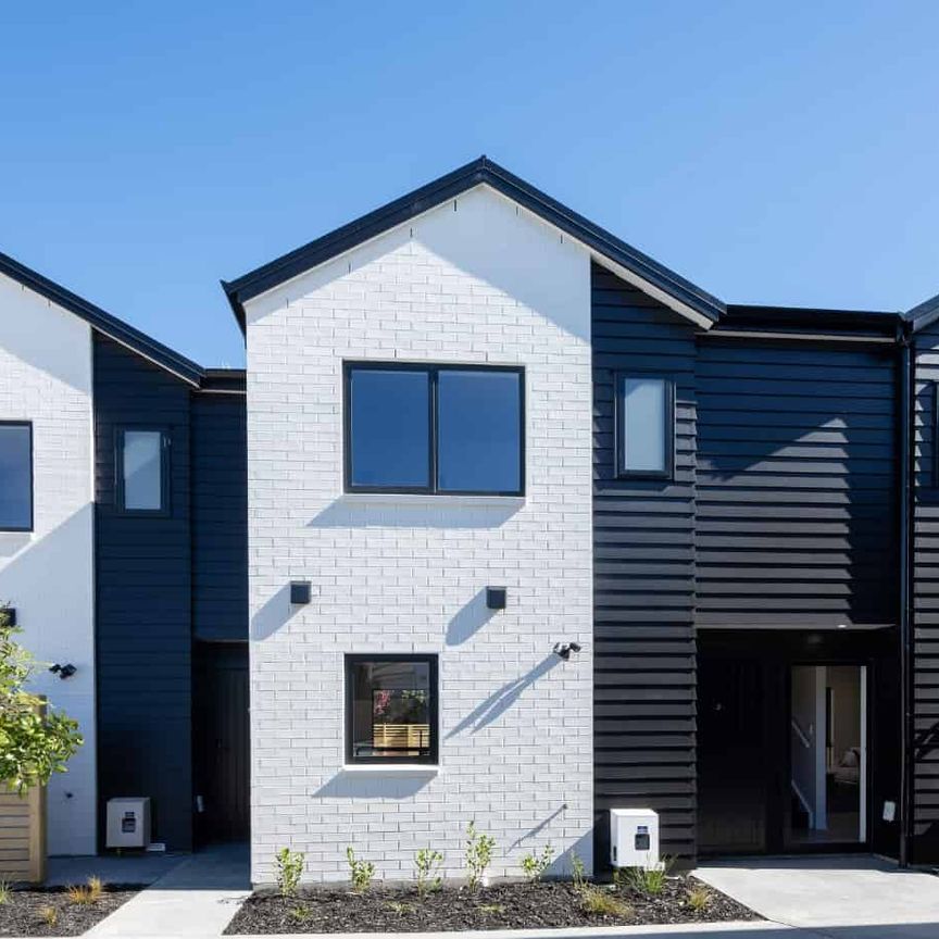 Brand new two bed, two bath townhouse - Photo 1