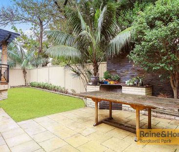 Spacious & Convenient 3-Bedroom Duplex in Prime Turrella Location - Photo 4