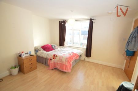 Estcourt Avenue - Photo 2