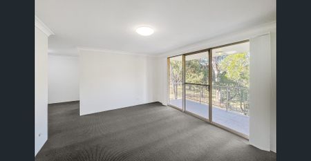 QUIET & UPDATED APARTMENT! - Photo 5