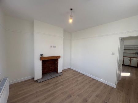 3 bedroom end of terrace house to rent - Photo 3