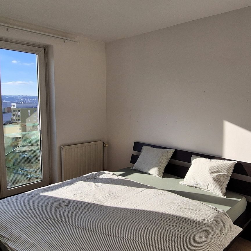 Pronájem bytu 2+kk 58 m², V kapslovně 2770, Praha - Fotografie 1