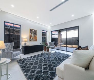 Contemporary Luxury Living - Photo 1