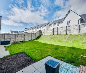 4 bedroom detached house to rent - Photo 1