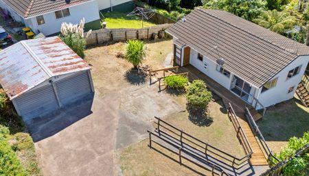 A house with car par near westgate mall, motorway - Photo 3