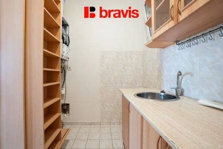 Pronájem bytu 1+kk, ul. Purkyňova, Brno - Královo Pole, balkón - Fotografie 3