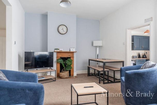 2 bedroom flat to rent - Photo 1