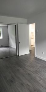 1 MOIS GRATUIT | 3 1/2 avec Terrasse + Stationnement - Photo 3