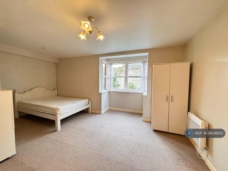 Studio to rent - Photo 5