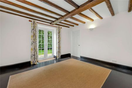 Five bedroom detached Farmhouse set within 125-acre estate in Windlesham - Photo 2