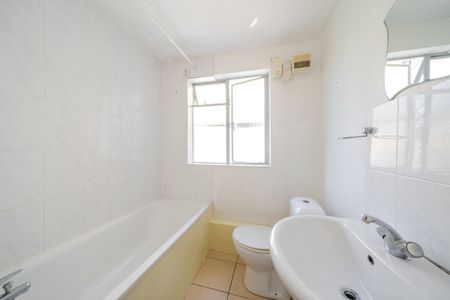 Linden Grove, London, SE15 - Photo 4