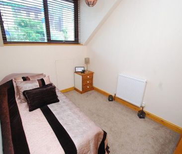 3 bedroom terraced house to rent - Photo 3