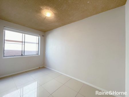 8/171 Rowntree Street, Birchgrove, NSW 2041 - Photo 3
