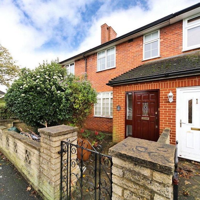 3 bedroom terraced house to rent - Photo 1