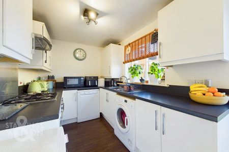 Heron Road, Queens Hill, Costessey - Photo 4