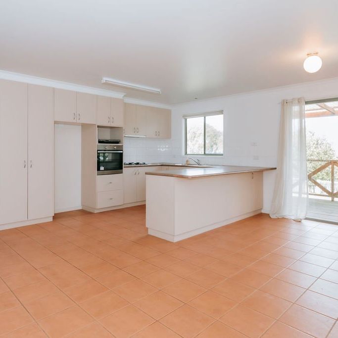 406 Tucks Road, - Photo 1