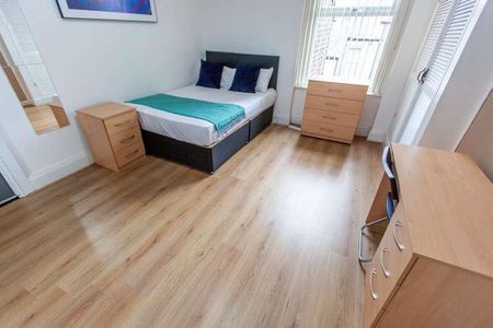 Deane Road, L7 - Photo 4