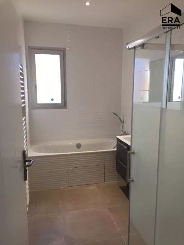 POMPIGNAC - MAISON 3 CHAMBRES AVEC JARDIN ET ABRI GARAGE - Photo 5