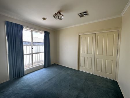 78 Orchard Circuit, Shepparton VIC 3630 - Photo 4