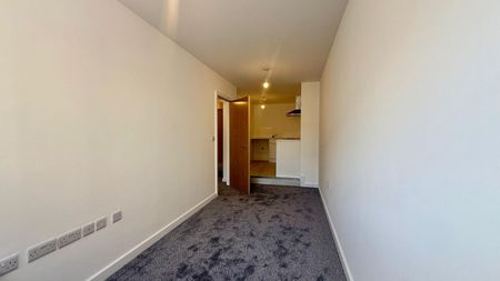 1 bedroom Flat To Let - Photo 2