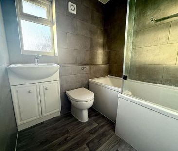 2 bedroom semi-detached house to rent - Photo 5