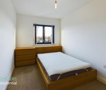Apt 6, 228 Albertbridge Road, Belfast, BT5 4GW - Photo 3