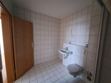 Sanierte 2 Raum-Wohnung mit Aufzug mit tollen Blick über Sandersdorf - Foto 4