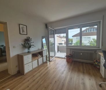 Helle 3,5-Zimmer-Wohnung mit großem Balkon, Gartenanteil und Garage... - Photo 4