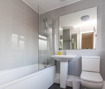 3 bedroom apartment to rent - Photo 5