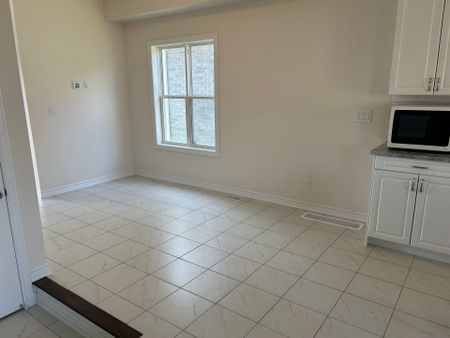 For Lease - 484 Joseph Gale Street, Cobourg, Ontario - Photo 5