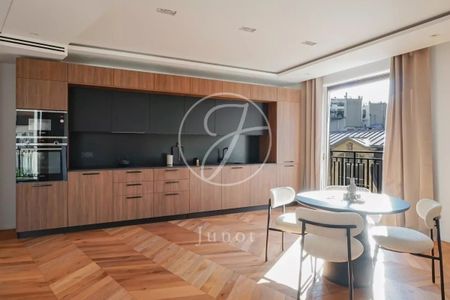 Appartement à louer à Paris 8Ème - Photo 2