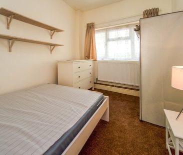 Albert Road, North Woolwich,E16, Property for rent - Photo 3