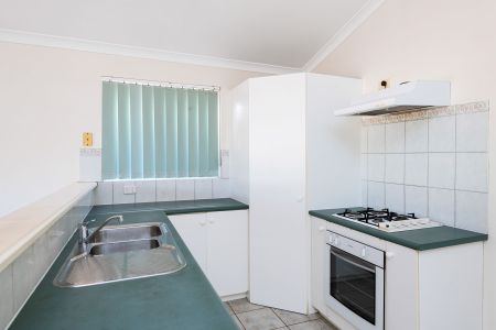 Neat as a pin! - Photo 5