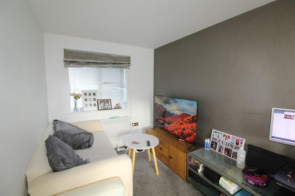 2 bedroom semi-detached house to rent - Photo 1