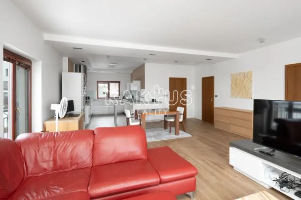 Bydlení, kam se budete rádi vracet – krásný mezonet 2+kk se dvěma balkony v klidné Vřesině u Ostravy - Fotografie 1