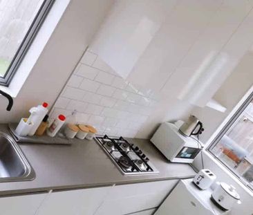 Ready to move in - fully furnished 1 bed unit - Photo 4