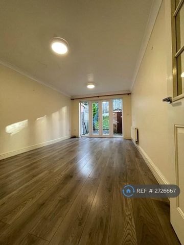 3 bedroom terraced house to rent - Photo 3