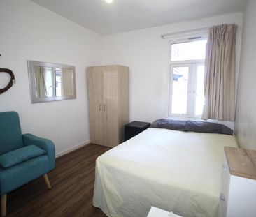 1 Bedroom Room To Let - Photo 2