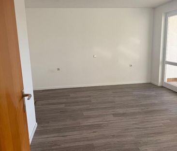 Helle 2,5-Zimmer-Wohnung mit zwei Wintergärten – 65 m² - Photo 1