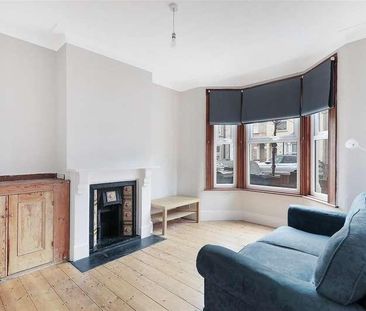 York Road, London, E17 - Photo 2