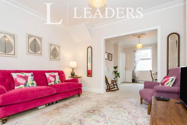 3 bedroom house to rent Malta Road, Cambridge, CB1 - Photo 1
