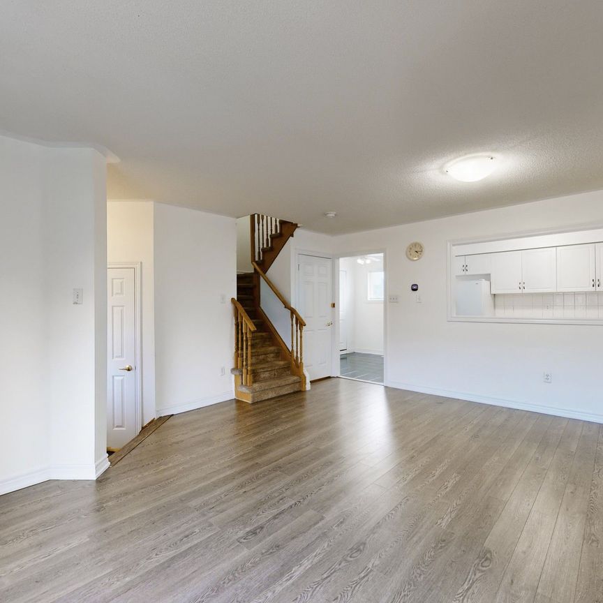 For Lease - 108 Sunway Square, Markham, Ontario - Photo 1